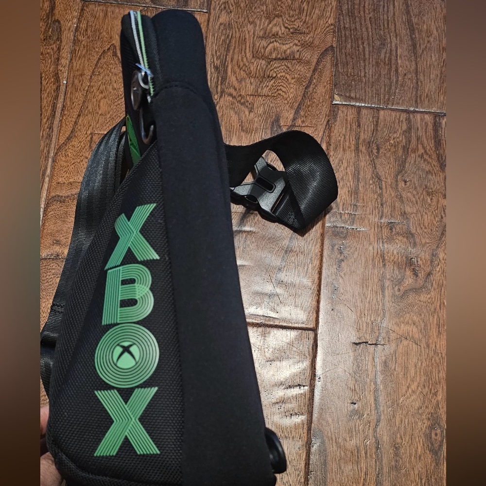 Xbox Sling Bag - Picture 3 of 4